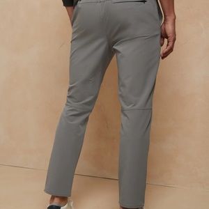 Banana Republic Factory 2 NWT tapered performance pants - gray/navy size 34x30.